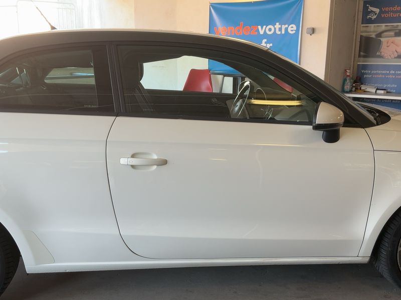 Audi A1 1.6 TDI Ambition Luxe — zdjęcie 7