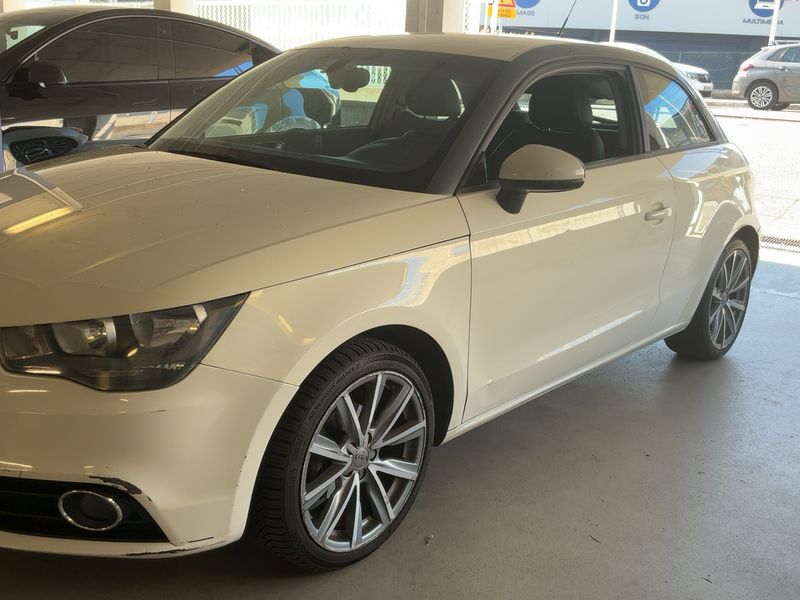 Audi A1 1.6 TDI Ambition Luxe — zdjęcie 2
