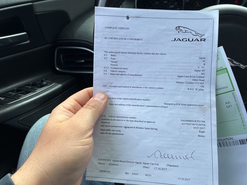 Jaguar XE 20t R-Sport — zdjęcie 18