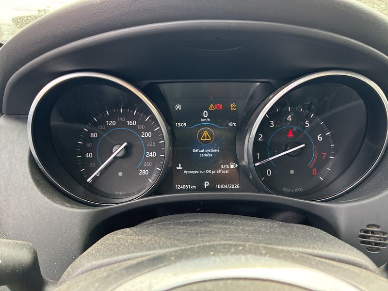 Jaguar XE 20t R-Sport — zdjęcie 12