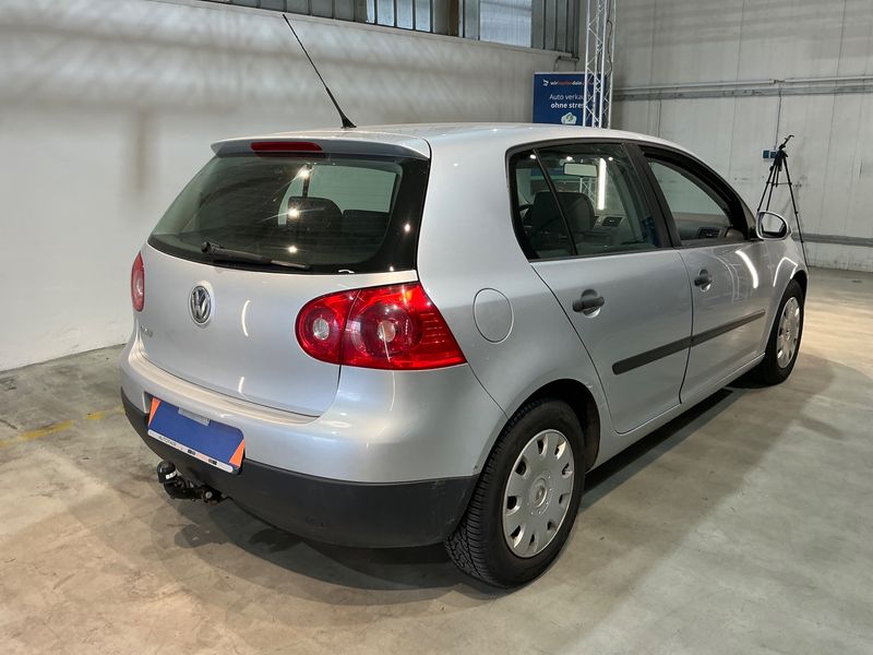 Volkswagen Golf V 1.4 Trendline — zdjęcie 2