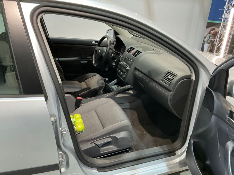 Volkswagen Golf V 1.4 Trendline — zdjęcie 3