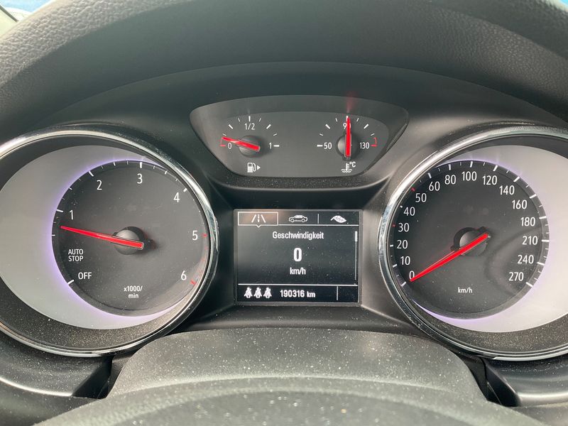 Opel Astra 1.6 CDTI DPF Edition Start/Stop 2017 – снимка 19