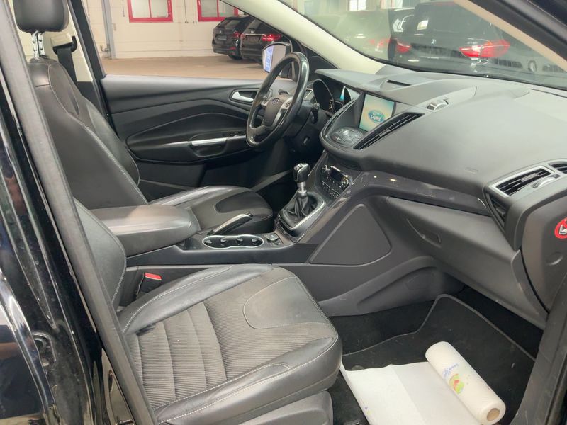 Ford Kuga 2.0 TDCi Titanium 2016 – снимка 17