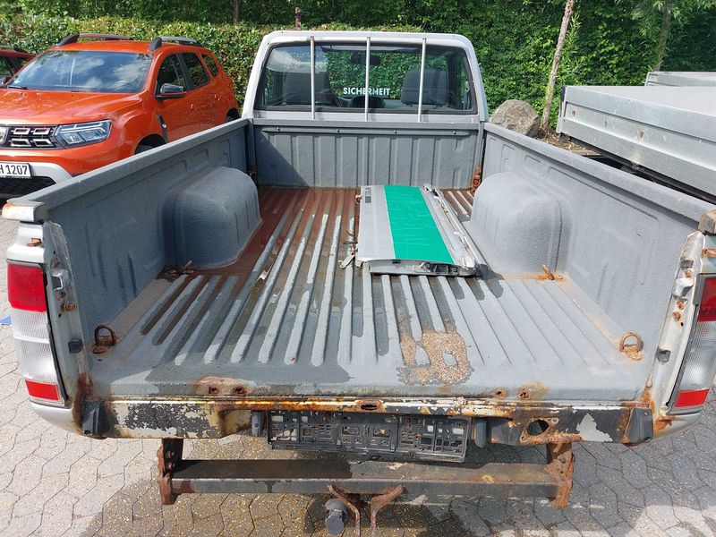 Nissan NP300 Pick-up 2.5 Turbodiesel Single Cab 4x4 — zdjęcie 9