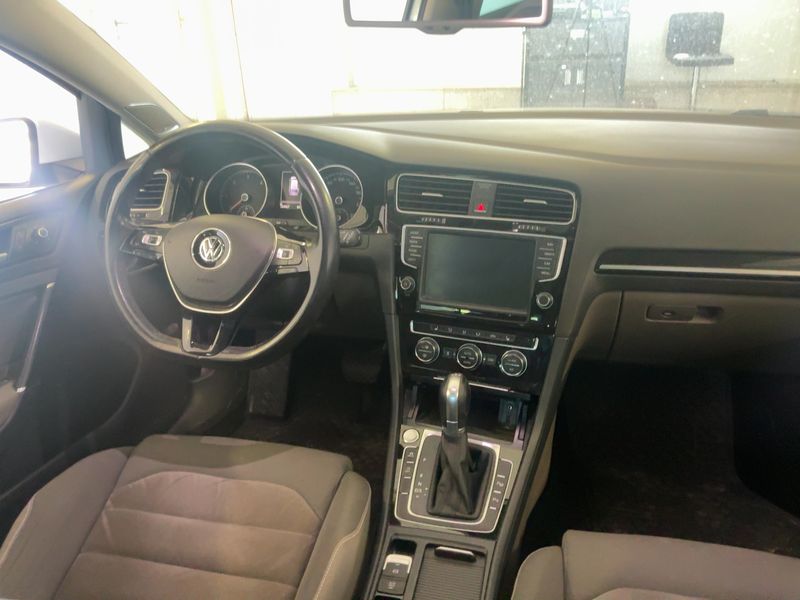 Volkswagen Golf VII 2.0 TDI Highline BlueMotion Tech 2015 – снимка 18