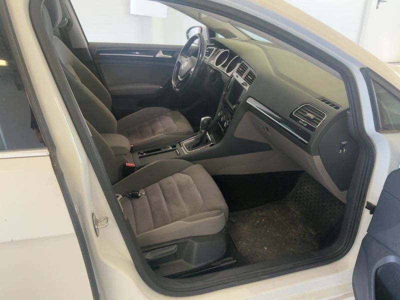 Volkswagen Golf VII 2.0 TDI Highline BlueMotion Tech 2015 – снимка 17
