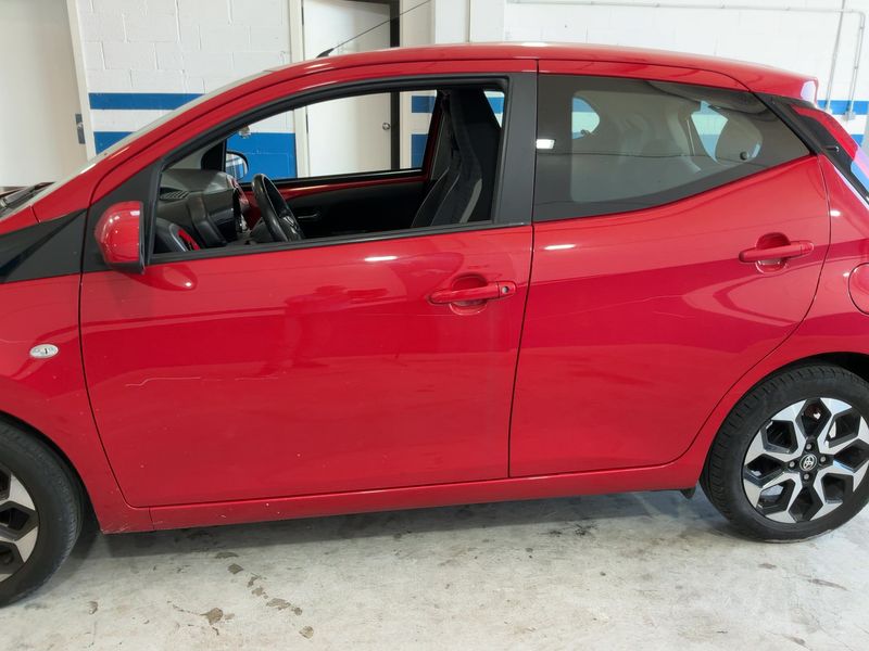 Toyota Aygo 1.0 X-Play X-App — zdjęcie 4