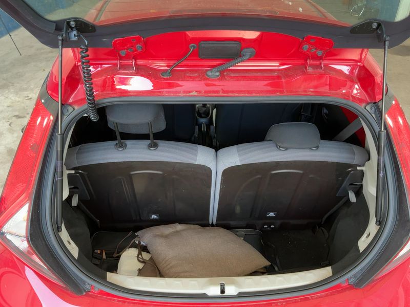 Toyota Aygo 1.0 X-Play X-App — zdjęcie 10