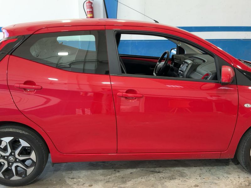 Toyota Aygo 1.0 X-Play X-App — zdjęcie 7