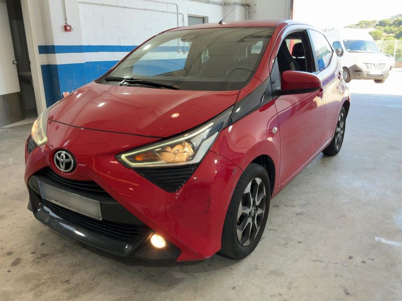 Toyota Aygo 1.0 X-Play X-App — zdjęcie 1