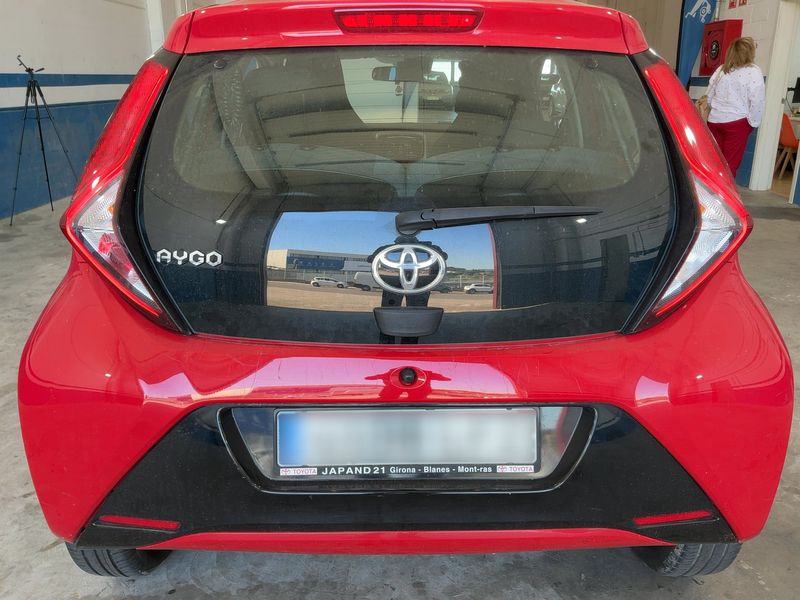 Toyota Aygo 1.0 X-Play X-App — zdjęcie 5