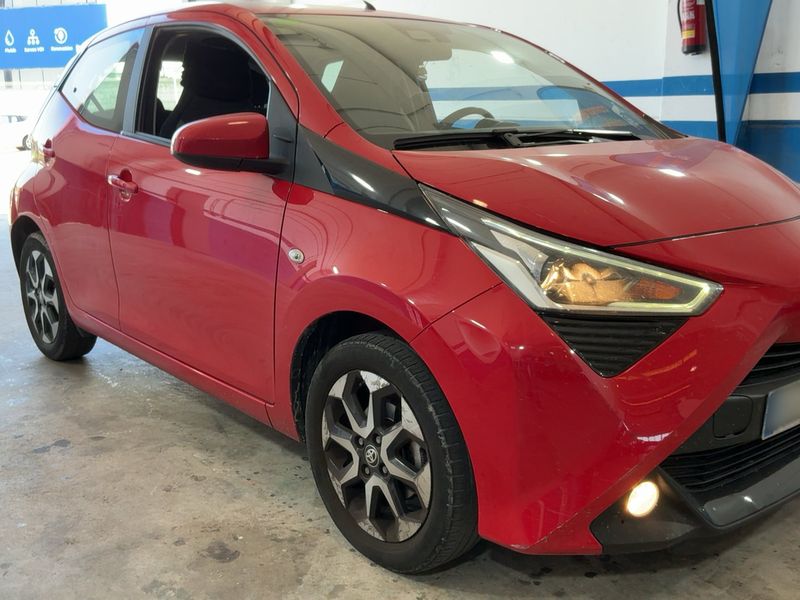 Toyota Aygo 1.0 X-Play X-App — zdjęcie 8