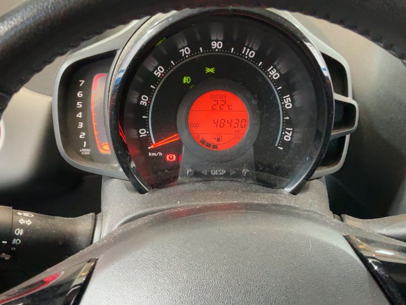 Toyota Aygo 1.0 X-Play X-App — zdjęcie 13