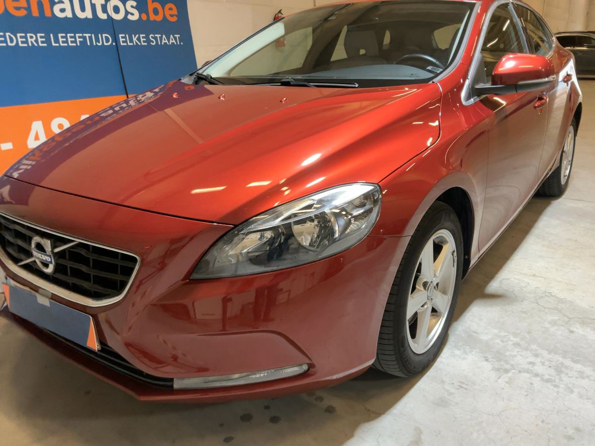 Volvo V40 2.0 T2 Momentum