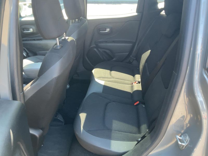 Jeep Renegade 1.6 M-Jet Brooklyn Edition FWD — zdjęcie 14