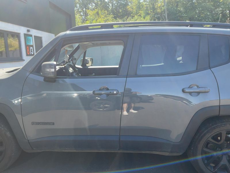 Jeep Renegade 1.6 M-Jet Brooklyn Edition FWD — zdjęcie 4
