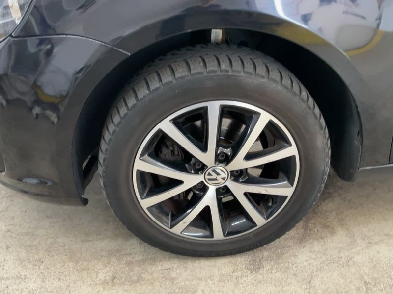 Volkswagen Touran 1.6 TDI Trendline BlueMotion Tech 2013 – снимка 3