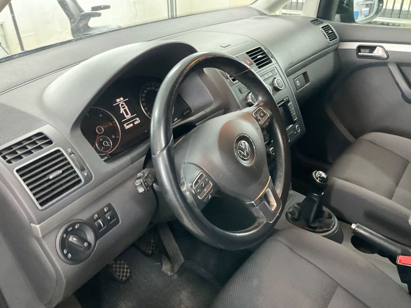 Volkswagen Touran 1.6 TDI Trendline BlueMotion Tech 2013 – снимка 34