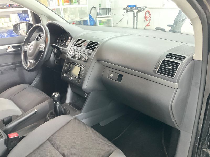 Volkswagen Touran 1.6 TDI Trendline BlueMotion Tech 2013 – снимка 35