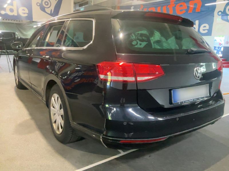 Volkswagen Passat 1.6 TDI Comfortline BlueMotion Tech — zdjęcie 3