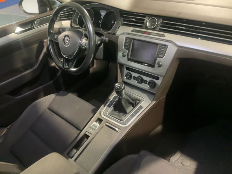 Volkswagen Passat 1.6 TDI Comfortline BlueMotion Tech — zdjęcie 12