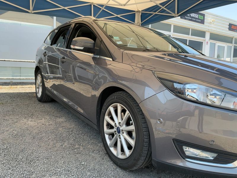 Ford Focus 1.0 EcoBoost Titanium — zdjęcie 8