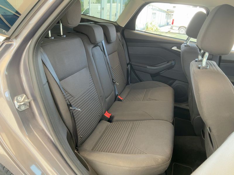 Ford Focus 1.0 EcoBoost Titanium — zdjęcie 14
