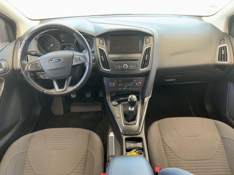 Ford Focus 1.0 EcoBoost Titanium — zdjęcie 12