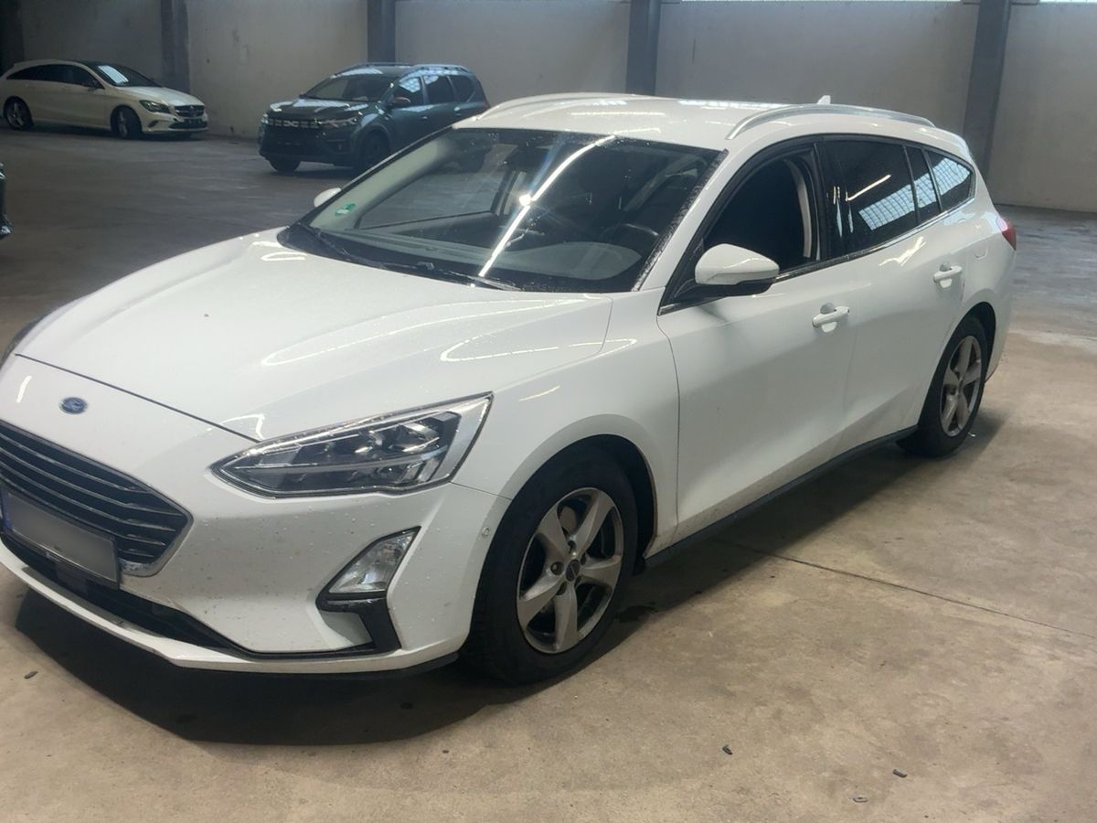 Ford Focus 2019 — photo 1