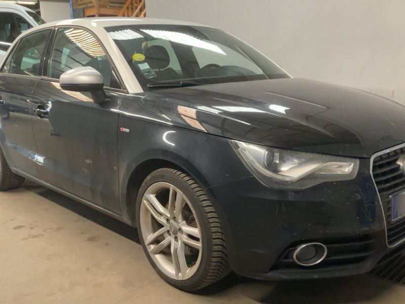 Audi A1 Sportback 1.6 TDI S line Sportpaket 2012 – снимка 12