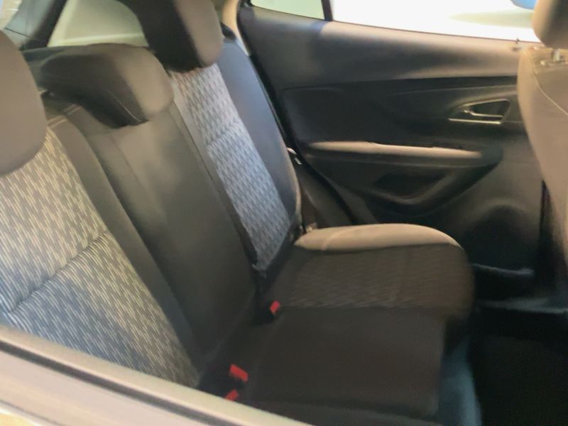 Opel Mokka 1.4 Turbo Edition ecoFlex 4x4 — zdjęcie 14