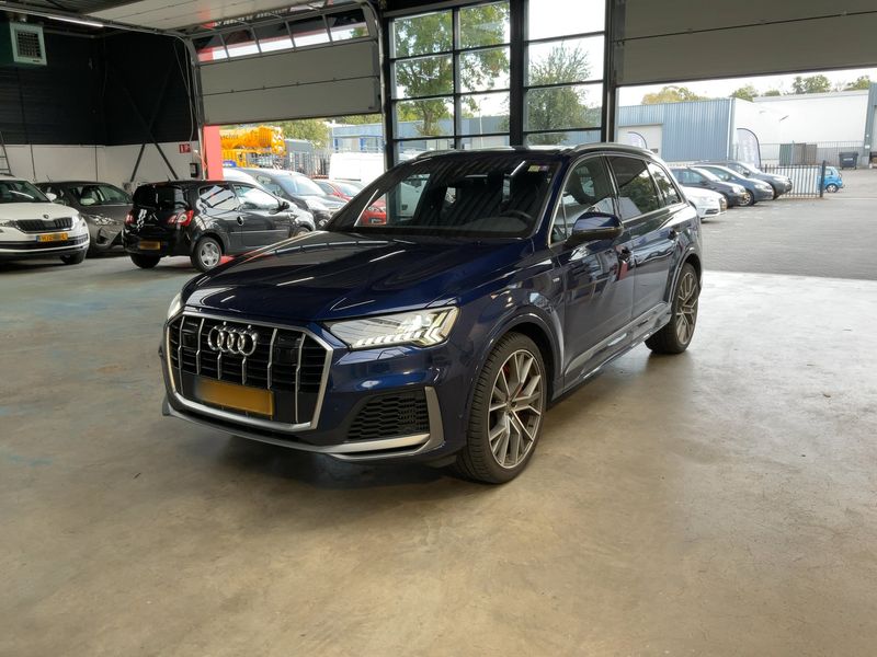 Audi Q7 55 TFSIe quattro S line