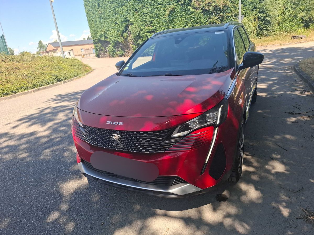 Peugeot 5008 2021 — photo 1