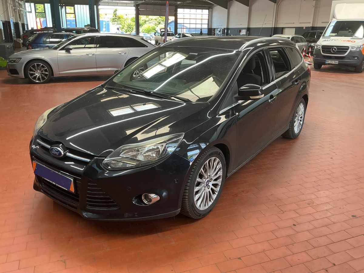Ford Focus 2012 — photo 1