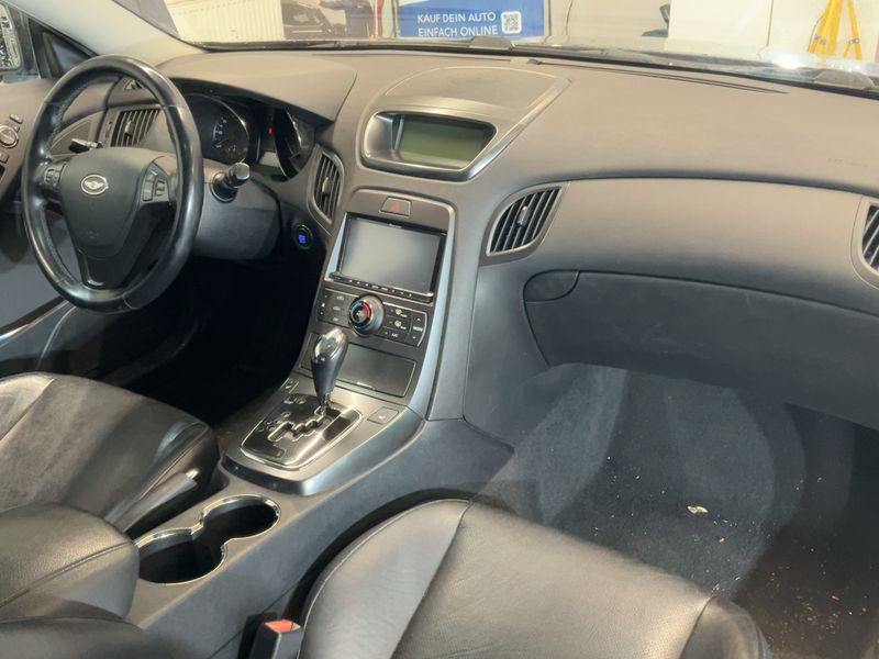 Hyundai Genesis 3.8 Basis — zdjęcie 12