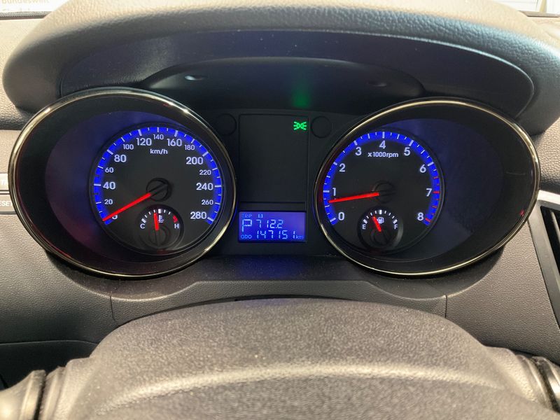 Hyundai Genesis 3.8 Basis — zdjęcie 13