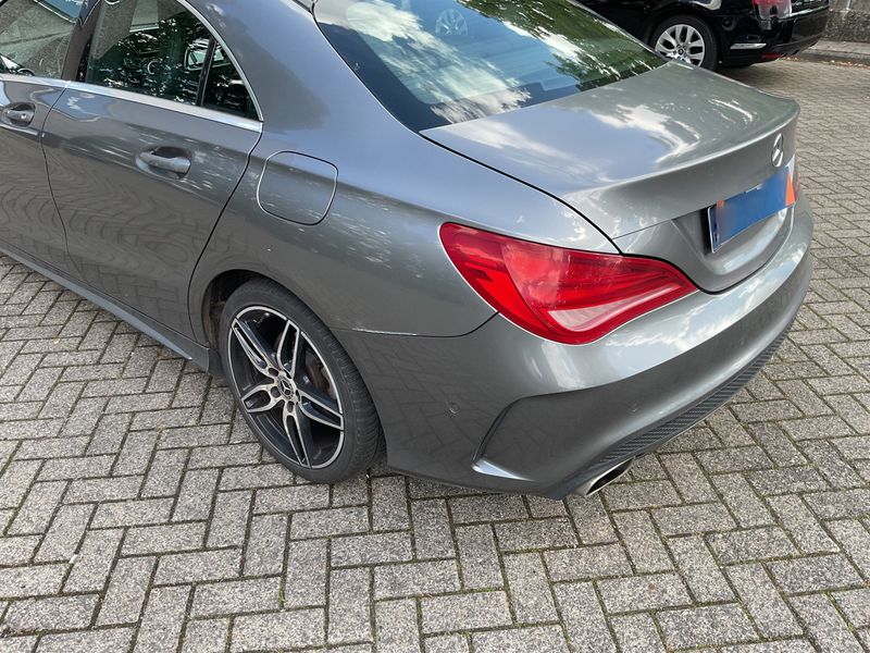 Mercedes-Benz CLA-Klasse CLA 220 d AMG Line — zdjęcie 3