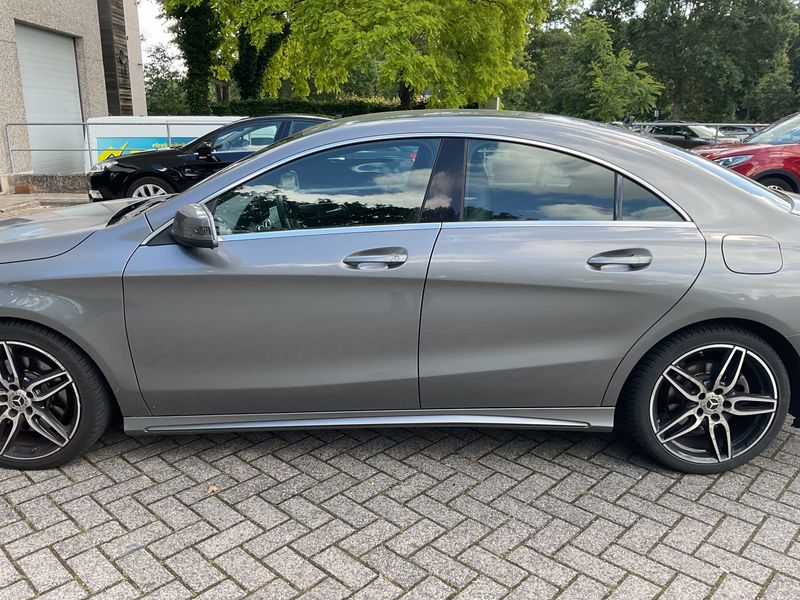 Mercedes-Benz CLA-Klasse CLA 220 d AMG Line — zdjęcie 4
