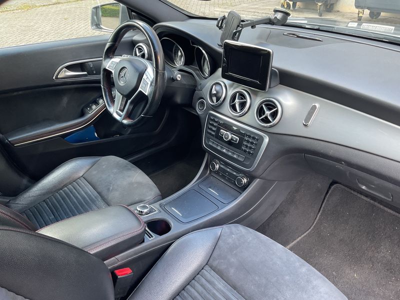 Mercedes-Benz CLA-Klasse CLA 220 d AMG Line — zdjęcie 12