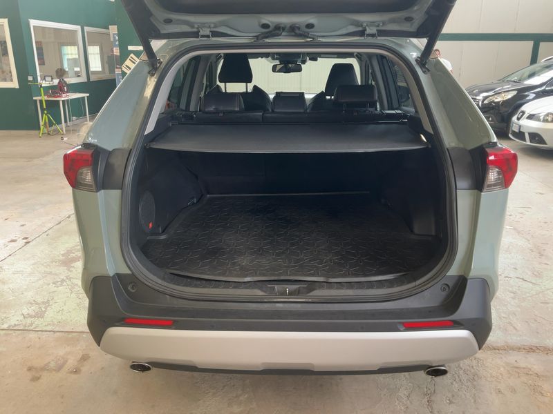 Toyota RAV 4 2.5 Hybrid 4x4 Adventure — zdjęcie 10