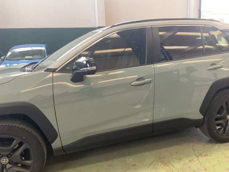 Toyota RAV 4 2.5 Hybrid 4x4 Adventure — zdjęcie 4