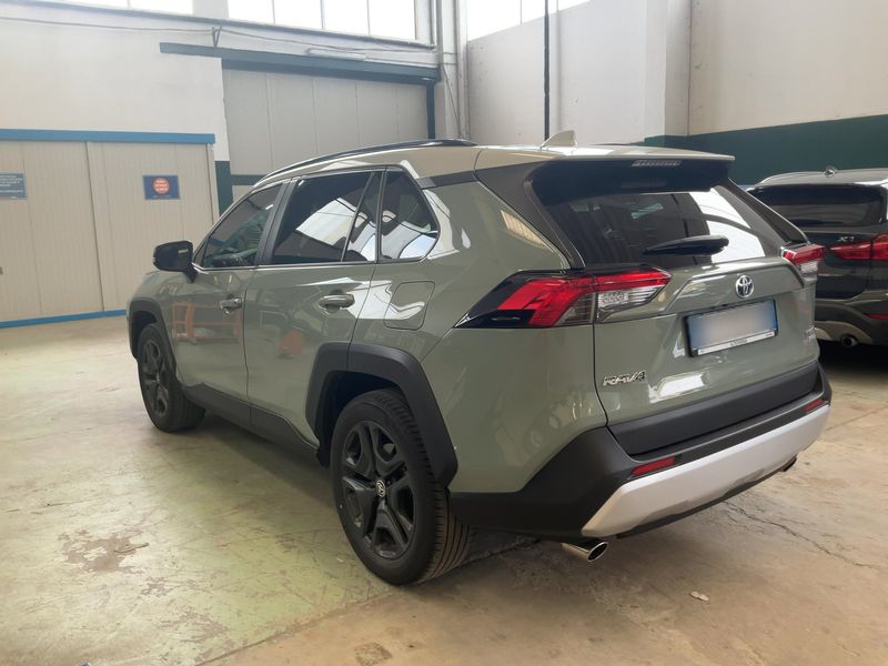 Toyota RAV 4 2.5 Hybrid 4x4 Adventure — zdjęcie 3