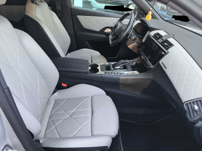 DS Automobiles DS7 Crossback 1.6 E-Tense Hybrid 4x2 Ligne Noire — zdjęcie 10