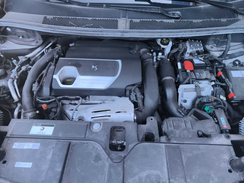 DS Automobiles DS7 Crossback 1.6 E-Tense Hybrid 4x2 Ligne Noire — zdjęcie 8