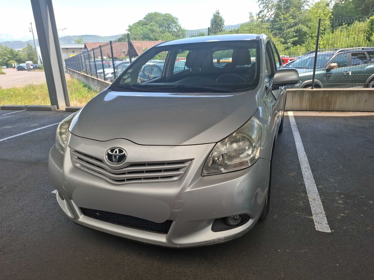 Toyota Verso 2011