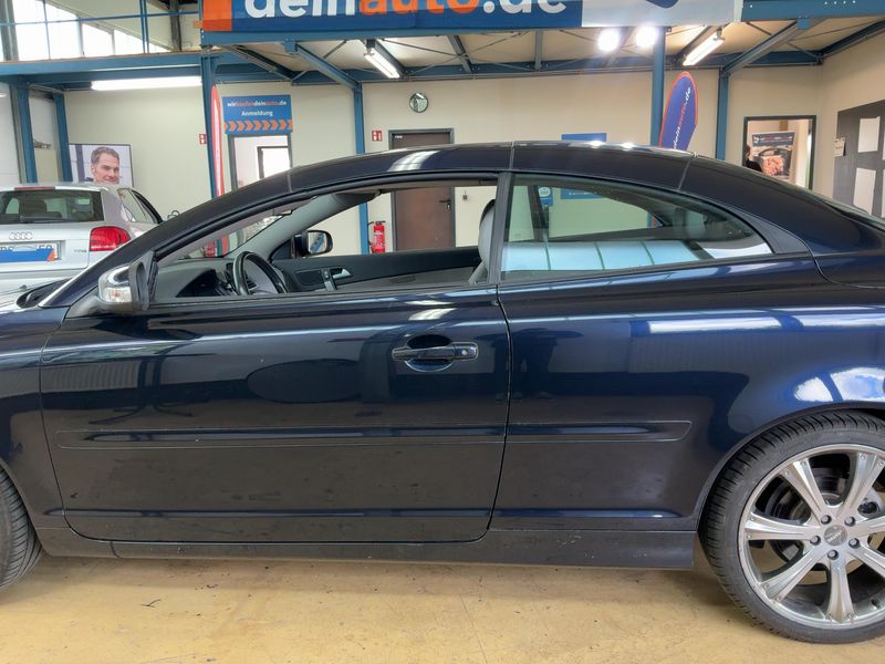 Volvo C70 2.5 T5 Momentum — zdjęcie 4
