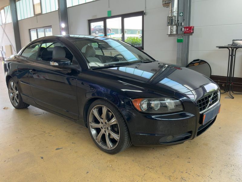Volvo C70 2.5 T5 Momentum — zdjęcie 8