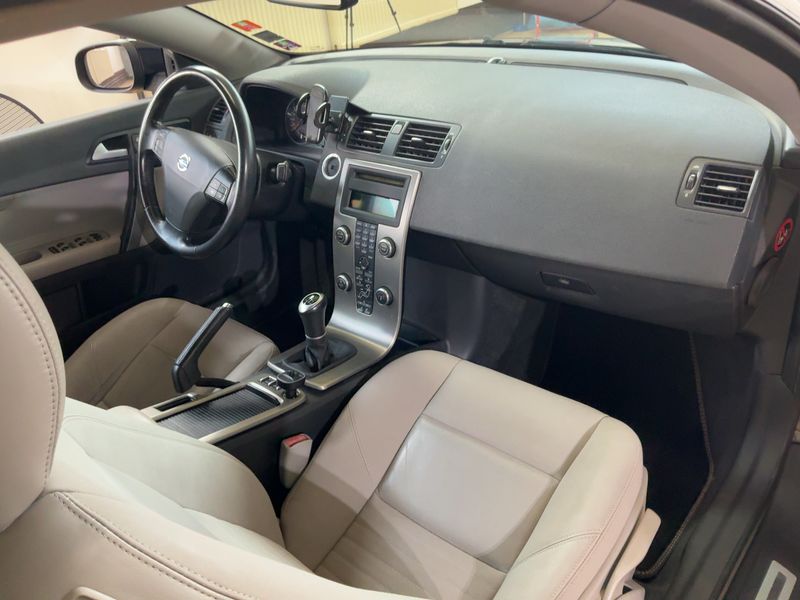 Volvo C70 2.5 T5 Momentum — zdjęcie 12