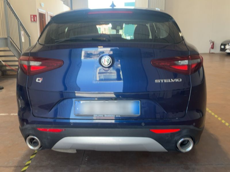 Alfa Romeo Stelvio 2.2 JTDM Executive Q4 — zdjęcie 5
